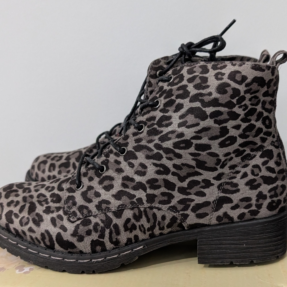 Very G Black and Gray Leopard Ankle Boots